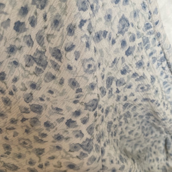 Abercrombie & Fitch Blue Floral Flutter Sleeve Twist Front Crop Top - Picture 7 of 9